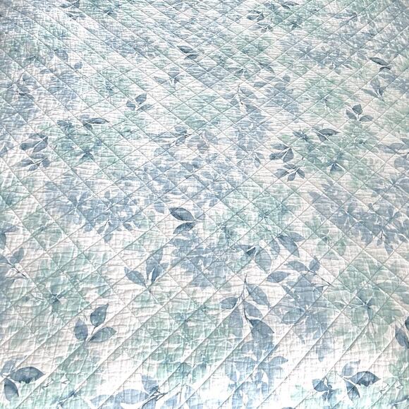 Nicole Miller Home 100% Cotton Twin XL/ Double Quilt 96" x 66" Light Sage Floral - Picture 1 of 5